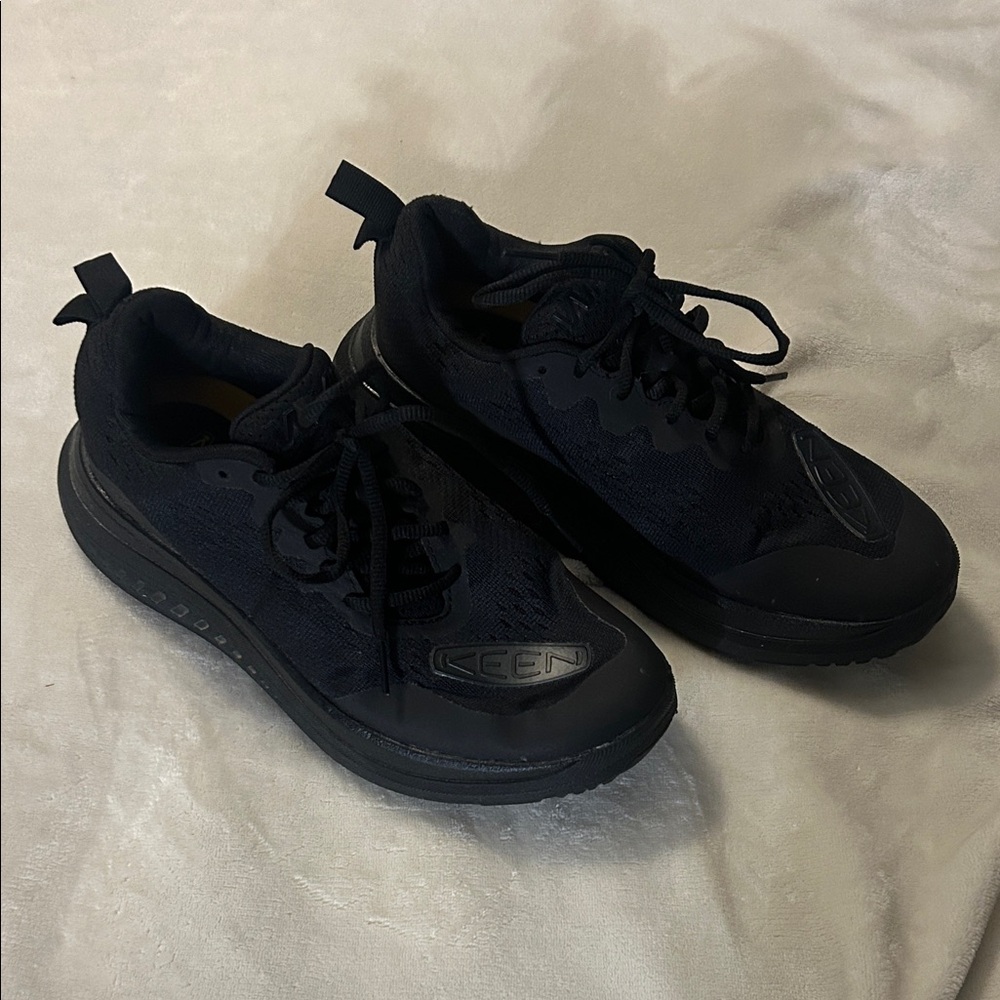 Keen Men's WK400 Triple Black Walking Hiking Shoes Size 7.5